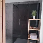 Forrest - Private Jacuzzi & Sauna Apartman *