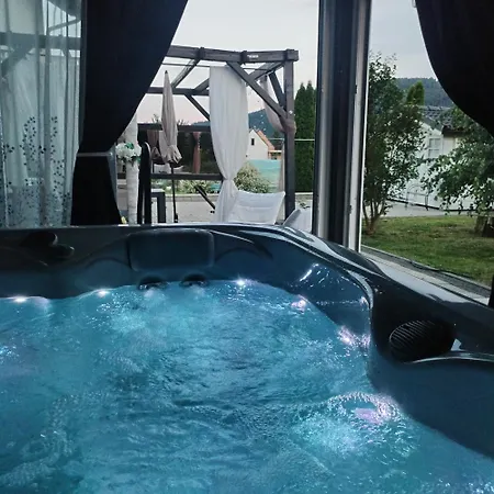 Forrest - Private Jacuzzi & Sauna * رافنا غورا