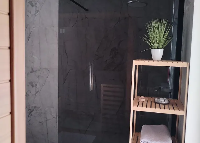 Forrest - Private Jacuzzi & Sauna Lejlighed *